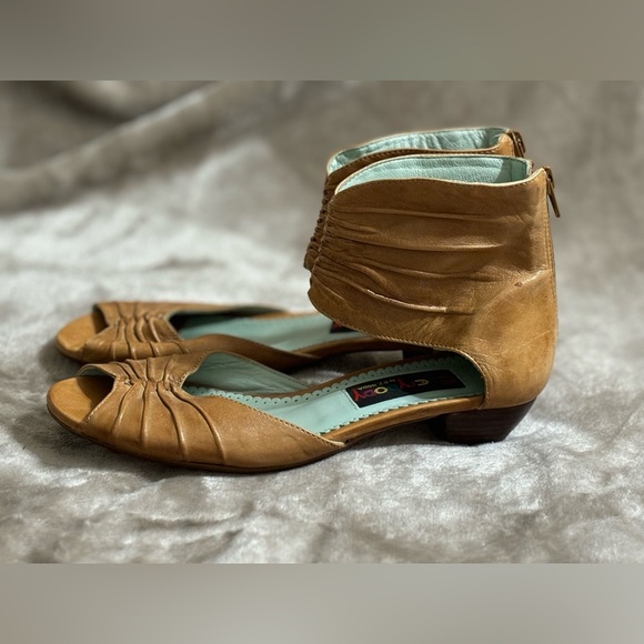 Everybody by BZ Moda Leather Shoes | Size : 38 (7) | Color: Tan - Picture 2 of 6